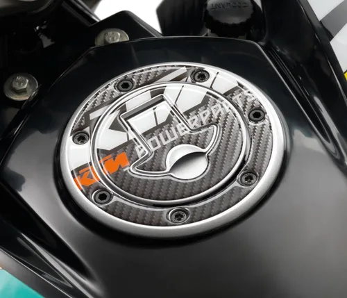Vista 2 de NUEVO OEM KTM Pegatina Tapa de combustible 125 DUKE 90107909000
