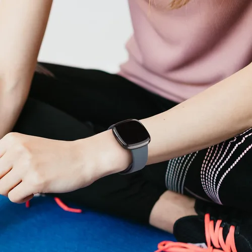 Vista 5 de Vancle Correas de repuesto de silicona suave compatibles con relojes inteligentes Fitbit Versa 4/3 y Sense 2 para hombres y mujeres