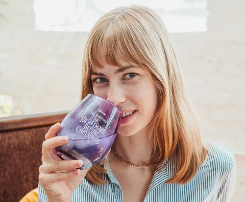 Vista 4 de Vaso de vino sin tallo de The Nightmare Before Christmas Sally de Disney, color morado