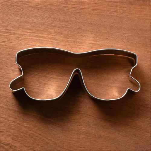 Vista 5 de LILIAO Cortador de galletas para gafas/gafas de sol, 4.6 x 1.8 pulgadas, acero inoxidable Decent Size, Simple Classic Shape, Premium Stainless