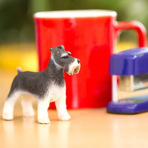 Vista 2 de Safari Ltd. Schnauzer - Figura detallada de plástico de 3 pulgadas, divertido juguete educativo para niños, niñas y niños a partir de 3 años