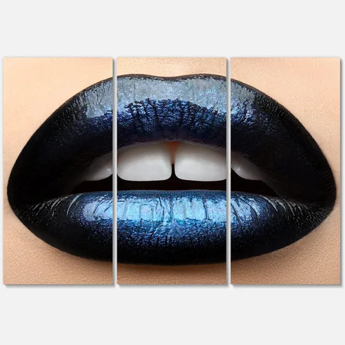 Vista 3 de DesignQ Labios de mujer con lápiz labial negro y azul moderno lienzo arte de pared