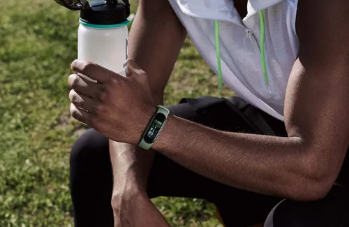 Vista 7 de Yuuol - Correas de repuesto compatibles con Xiaomi Mi Band 6 Band/Xiaomi Mi Band 5 Band/Amazfit Band 5, pulseras de silicona suave, correa deportiva