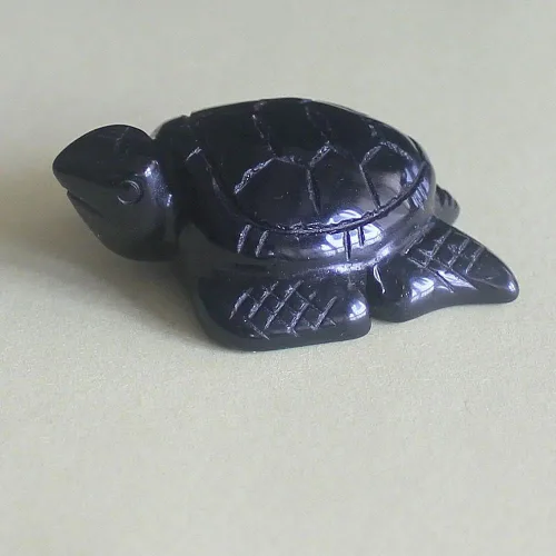 Vista 3 de Estatua de tortuga marina de cristal tallada a mano de 2 pulgadas para decoración del hogar (obsidiana negra)