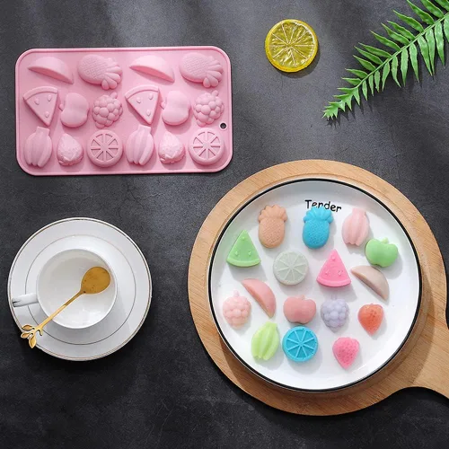 Vista 6 de CANDeal Paquete de 2 moldes de gelatina en forma de fruta, moldes de silicona para fondant 3D, mini moldes de caramelo de fresa para moldes de piña