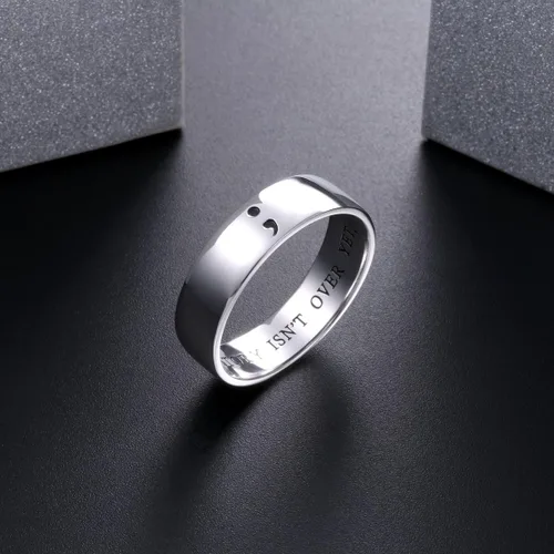 Vista 2 de Joyería inspiradora de plata de ley S925 MY STORY ISN'T OVER YET anillo de punto y coma para hombres y mujeres o unisex, ancho de 0.236 in