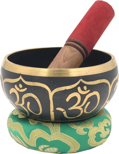 Vista 11 de DharmaObjects - cuenco para cantar el Om de la paz, para meditación relajante de yoga. Juego de almohadilla de seda, juego de martillo de Negro