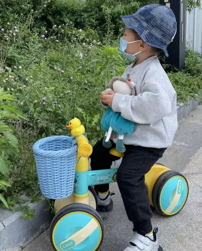 Vista 5 de MEGHNA Mini cesta tejida para bicicleta para manillar de bicicleta para niña y niño para scooter, varios colores Azul