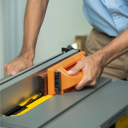 Vista 6 de POWERTEC Bloque de empuje con agarre con soporte retráctil, almohadilla antideslizante y mango desplazado para mejorar el control. Ideal