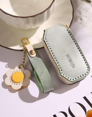Vista 2 de ontto Funda de piel encerada para llave de coche, estilo retro, compatible con Kia EV6 2022, color verde