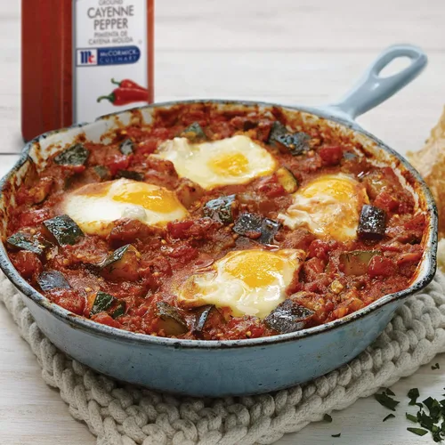 Vista 3 de McCormick Culinary Pimienta de cayena molida, 14 onzas, un recipiente de 14 onzas de pimienta de cayena en polvo, ideal para frotes, adobos, salsas