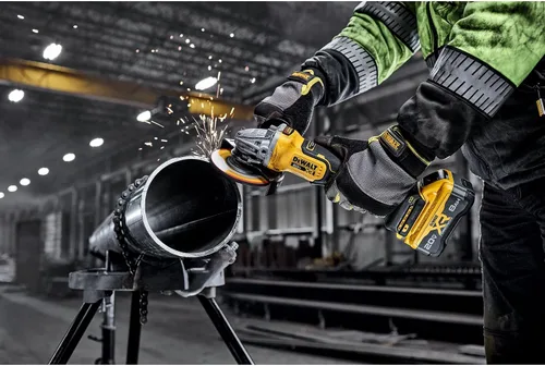 Vista 6 de DEWALT Amoladora angular inalámbrica sin escobillas de 20V MAX XR, 4-1/2 pulg. - 5 in., Velocidad variable, antirrotación, interruptor de paleta