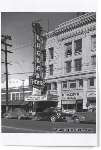 Vista 9 de Lantern Press Seattle, WA, Bagdad Theatre in Ballard, 8x12 Inch Art Print Wall Decor