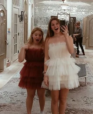 Vista 5 de Vestidos de fiesta sin tirantes para adolescentes con niveles de tul hinchado corto vestido de fiesta con volantes