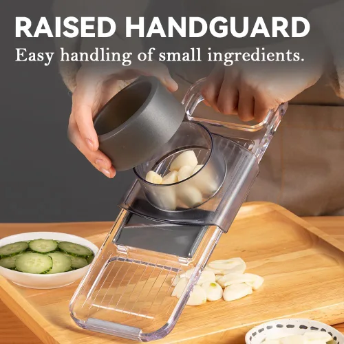 Vista 5 de KEOUKE Cortador de mandolina multifuncional transparente, 6 cuchillas intercambiables, cortador de verduras de mano con protector de mano