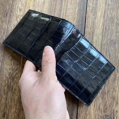 Vista 5 de Carteras de cocodrilo de lujo hechas a mano para hombre Cartera plegable de cuero genuino