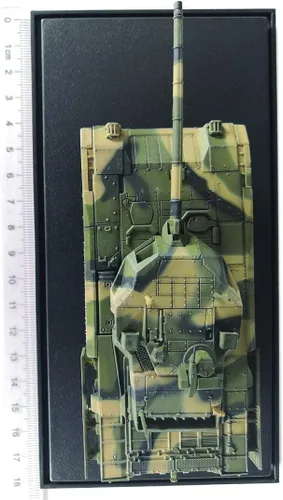 Vista 2 de T-14 (T14) Armata Russian Tank - Camuflaje verde - Modelo a escala 1/72