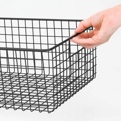 Vista 5 de mDesign Cesta organizadora de almacenamiento de alimentos de alambre de metal con asas para organizar armarios de cocina, estante de despensa, baño