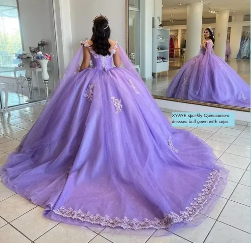 Vista 2 de XYAYE Vestido de quinceañera con hombros descubiertos y flores 3D para mujer, vestido de baile con capa de encaje con cuentas hinchadas, vestido