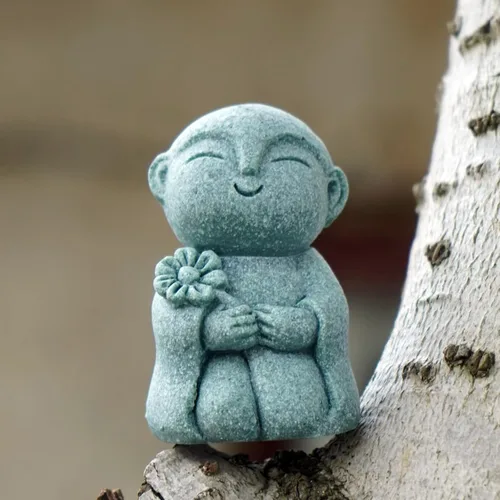 Vista 14 de OwMell Estatua de monje japonés de Jizo, figura de Buda Jizo, estatua conmemorativa del acuario, adorno de flores de hierro