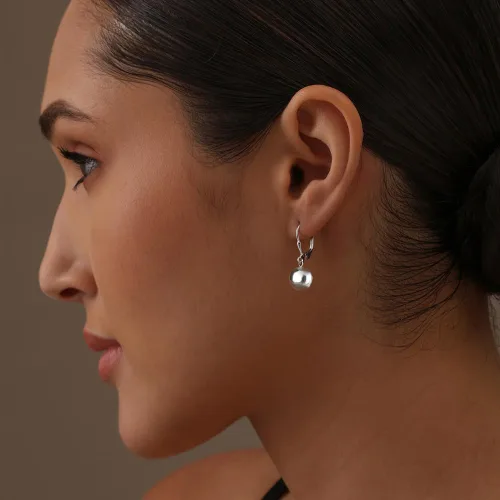 Vista 2 de LeCalla Pendientes de bola colgante de plata de ley para mujer, ligeros, clásicos, con cierre de palanca, aretes de cuentas redondas colgantes
