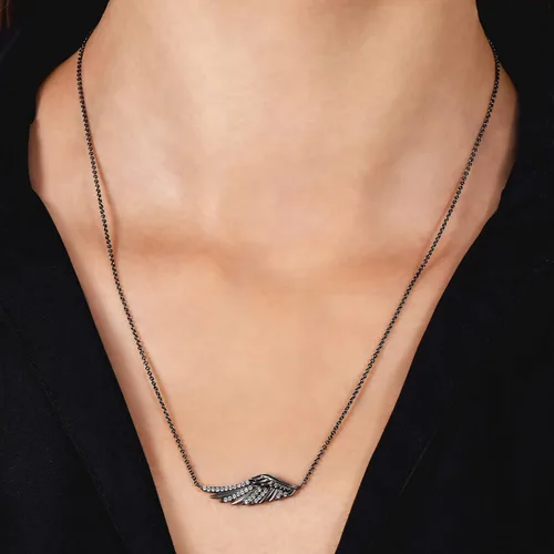 Vista 2 de Jewelili Enchanted Disney Fine Jewelry - Collar con colgante de plata de ley con rodio negro de 16 quilates con diamantes redondos blancos naturales
