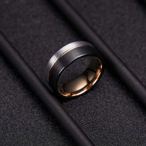 Vista 3 de King Will Loop. Anillo de boda de carburo de tungsteno de 0.2360.315de pulgada, con línea de oro rosa, anillo negro y plata cepillado, ajuste cómodo