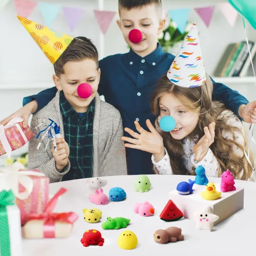 Vista 8 de JOYIN Mochi - Juego de juguetes squishy, paquete aleatorio de 25 mini squishy mochi, recuerdos de fiesta para niños, juguetes kawaii para aliviar