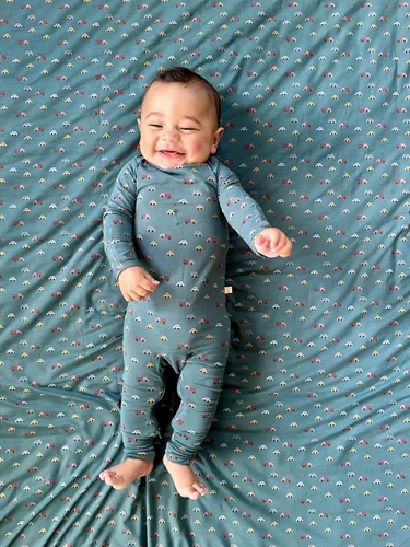 Vista 29 de GUNAMUNA Pijama unisex convertible ultrasuave para bebé, mameluco con cremallera para pañales, recién nacido a 24 meses