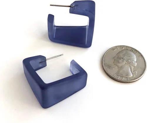 Vista 3 de Pendientes de aro cuadrados geométricos de Lucite esmerilado azul mezclilla