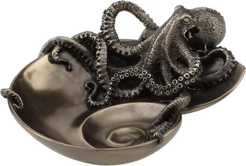 Vista 2 de Veronese Design Contenedor de pulpo con acabado de bronce Curiosity en bandeja de concha de Nautilus