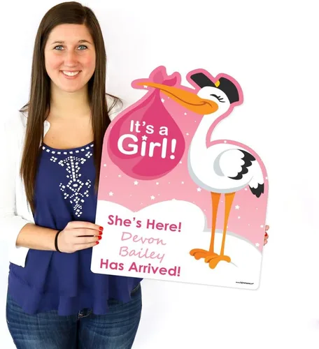 Vista 7 de Big Dot of Happiness Letrero de llegada de bebé personalizado con texto en inglés «It's A Girl Stork»