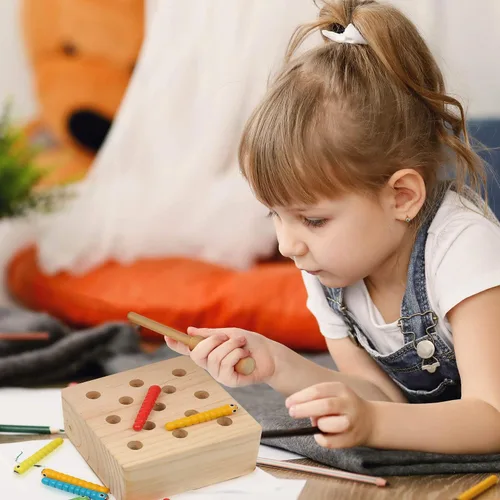 Vista 6 de Boxiki kids Juguetes Montessori de madera para bebés, niños pequeños y niños, habilidades motoras finas, juego de gusano magnético para 3 años