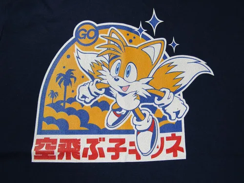 Vista 2 de Bioworld Sonic The Hedgehog Tails Personaje Hombre Azul Marino Graphic Tee