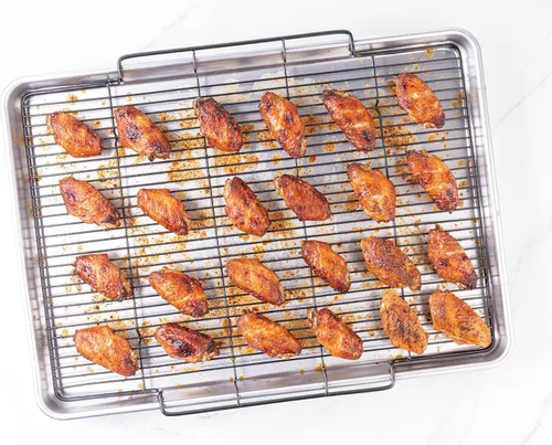 Vista 5 de Baker's Secret Bandeja grande para asar no tóxica de 18" con estante, asador 100% de aluminio reciclado, sartén para asar pavo, verduras, aves - La