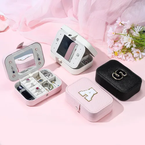 Vista 7 de Parima Regalos de moda para niñas adolescentes, organizador de joyas de viaje, parches de letras de chenilla, organizador de anillos, organizador