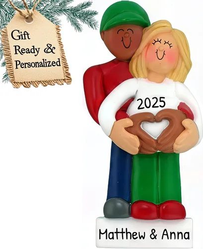 Vista 24 de Adorno personalizado para bebé 2025 – Regalos de embarazo personalizados para futura mamá, adorno de Navidad embarazada 2025, regalos para nuevas