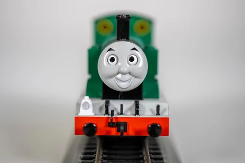 Vista 4 de Bachmann Trenes - Thomas The Tank Engine™ - LBSC 70 w/Ojos en Movimiento - Escala HO