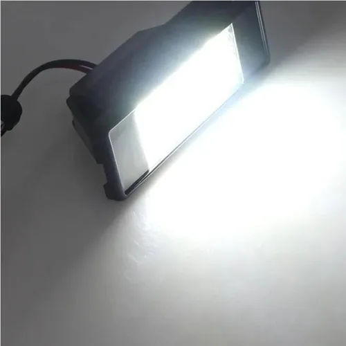 Vista 3 de BAKUGO 2 luces LED de matrícula para Nissan X-Trail T30 T31 Qashqai J10 J11 Primera P12 Pathfinder R51 Juke F15 para Benz W639 W906