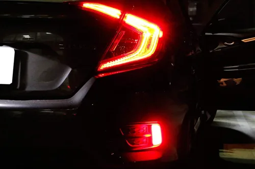Vista 6 de iJDMTOY Luces LED de reflector para parachoques de lente roja 54-SMD Compatible con Honda Civic Sedán/Coupé 2016-2021, función como luces de cola