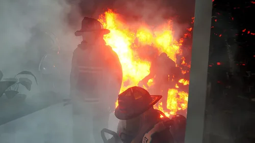 Vista 6 de Firefighting Simulator - The Squad - PlayStation 5