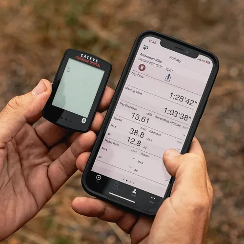Vista 4 de CATEYE Padrone - Computadora digital Bluetooth para ciclismo, velocímetro inalámbrico IPX8, frecuencia cardíaca Bluetooth, compatible con velocidad