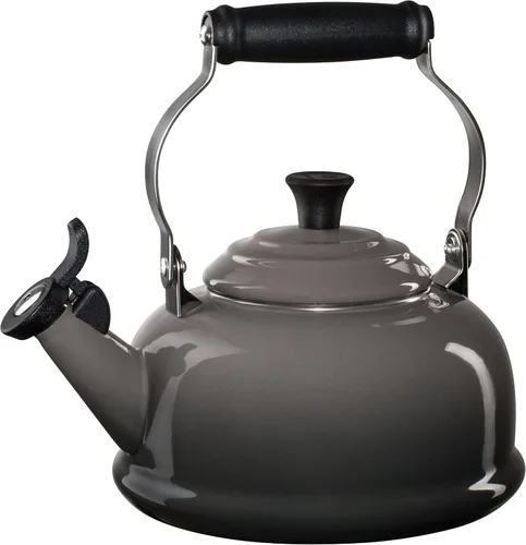 Vista 10 de Le Creuset Tetera silbante de acero esmaltado, 1.7 cuartos de galón, color cereza
