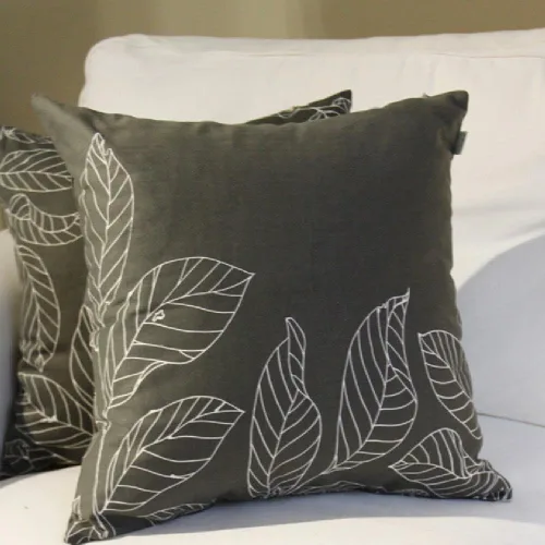 Vista 2 de TangDepot - Fundas de almohada decorativas 100% de algodón con estampado floral, fundas de almohada hechas a mano - (12 x 12 pulgadas, Negro Claro)