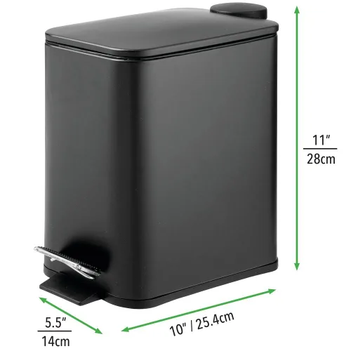 Vista 5 de mDesign Bote de basura rectangular de metal delgado de 1.3 galones/5 litros con pedal de paso, tapa de cierre fácil, forro removible - Papelera