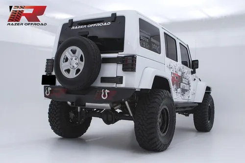 Vista 2 de Defensa trasera con dos grilletes de 4.7 toneladas y mecanismo de acople para Jeep Wrangler JK de 2007 a 2017
