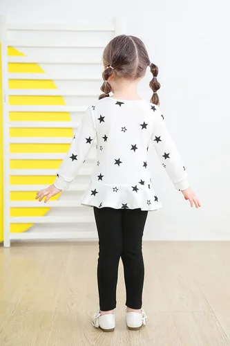 Vista 6 de CuteMe Conjunto de ropa para niñas pequeñas, con estampado de estrellas, manga larga y pantalones, 2 piezas