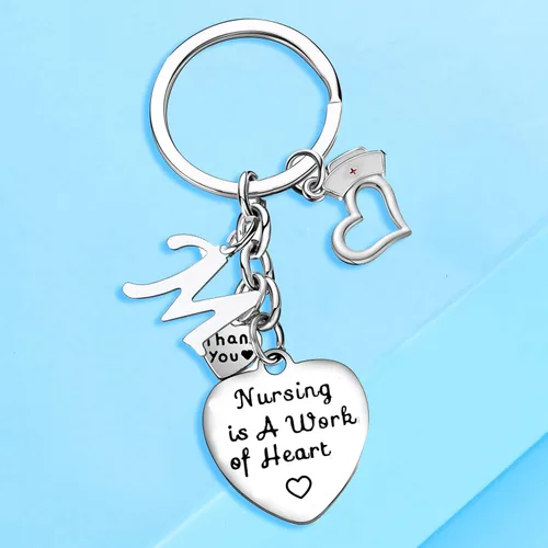 Vista 2 de Regalos de graduación para enfermeras, regalo inspirador de graduación, llavero de enfermera con nombre inicial de joyería