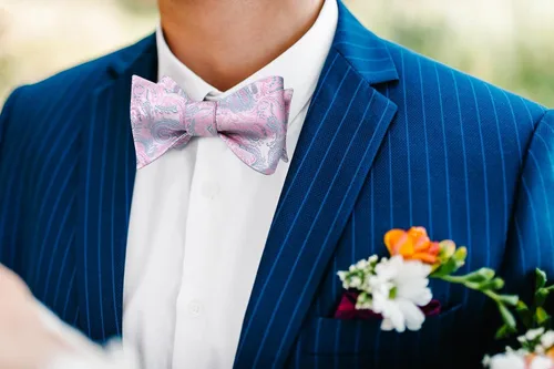 Vista 109 de HISDERN Pajaritas para hombre, corbatín de cachemira para hombre, corbata de lazo y bolsillo cuadrado, juego formal de esmoquin para boda
