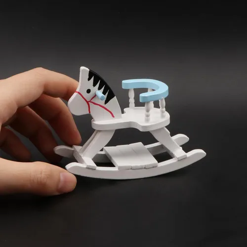 Vista 2 de Silla mecedora en miniatura para casa de muñecas a escala 1:12, accesorios de madera, lindo caballo de caballo, casa de muñecas, decoración de Azul